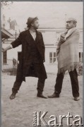 Ok. 1903, Moskwa, Rosja.
Bracia Zygmunt (po prawej stronie) i Julian Klukowscy. Zygmunt Klukowski (1885-1959) był z wykształcenia lekarzem, z zamiłowania historykiem regionalistą, bibliofilem a także działaczem społecznym. 
Fot. NN, zbiory Ośrodka KARTA, udostępniła Joanna Majewska
