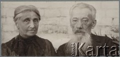 Ok. 1905, Moskwa, Rosja.
Portret Felicji i Jordana Klukowskich - rodziców Juliana, Zofii i Zygmunta. Felicja (1846-1929) była córką Joanny z Żukotyńskich i Kajetana Podwińskiego, Jordan Klukowski (1839-1921) był synem Emilii z domu Okołów i Szczepana Klukowskiego.
Fot. NN, zbiory Ośrodka KARTA, udostępniła Joanna Majewska
