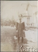 1910, Żwańczyk k/ Kamieńca Podolskiego, Ukraina, Rosja.
Zofia Klukowska (1902-1944), córka Eufrozyny i Juliana Klukowskich.
Fot. NN, zbiory Ośrodka KARTA, udostępniła Joanna Majewska