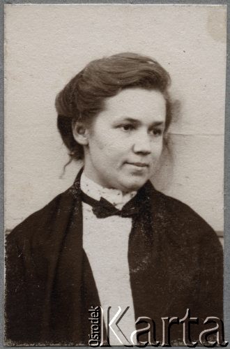 1925-1930, brak miejsca.
Zofia Klukowska (1902-1944), córka Eufrozyny i Juliana Klukowskiego, bratanica Zygmunta Klukowskiego.
Fot. NN, zbiory Ośrodka KARTA, udostępniła Joanna Majewska