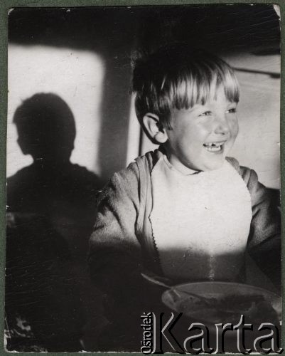 Ok. 1934, Szczebrzeszyn, pow. Zamość, woj. Lublin, Polska.
Tadeusz Kościelski (1931-1953) - syn doktora Zygmunta Klukowskiego, ofiacjalnie adoptowany przez niego w 1947 roku.
Fot. NN, zbiory Ośrodka KARTA, udostępniła Joanna Majewska