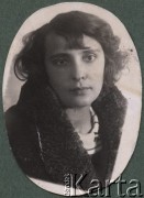 1930-1939, Polska.
Portret kobiety - koleżanki Wacławy Klukowskiej z domu Kostrowskiej.
Fot. NN, zbiory Ośrodka KARTA, udostępniła Joanna Majewska