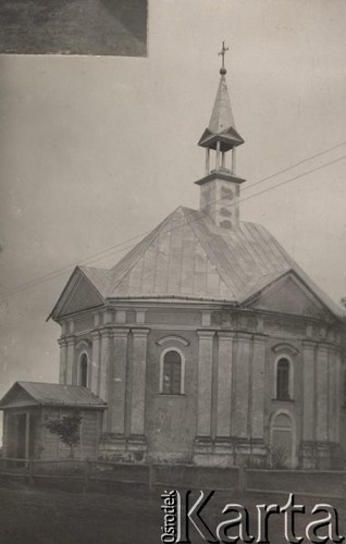 1924-1932, Iwacewicze, woj. poleskie, Polska.
Kościół Podwyższenia Krzyża Świętego w Iwacewiczach.
Fot. Feliks Drozdowski, zbiory Ośrodka KARTA, Pogotowie Archiwalne [PAF_050], udostępnił Krzysztof Drozdowski.