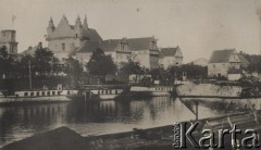 Ok. 1930, Pińsk, woj. poleskie, Polska.
Kościół katedralny pw. Najświętszej Marii Panny i Seminarium Duchowne - widok od strony rzeki Piny.
Fot. Feliks Drozdowski, zbiory Ośrodka KARTA, udostępnił Krzysztof Drozdowski