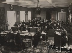 Ok. 1930, Pińsk, woj. poleskie, Polska.
Seminarium duchowne, grupa księży podczas konferencji.
Fot. Feliks Drozdowski, zbiory Ośrodka KARTA, udostępnił Krzysztof Drozdowski