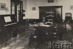 1930-1934, Inowrocław, woj. Poznań, Polska.
Uzdrowisko Ubezpieczalni Krajowej - czytelnia dla pacjentów sanatorium.
Fot. Droszcz, zbiory Ośrodka KARTA, Pogotowie Archiwalne [PAF_050], udostęnił Krzysztof Drozdowski