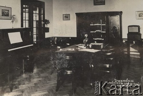 1930-1934, Inowrocław, woj. Poznań, Polska.
Uzdrowisko Ubezpieczalni Krajowej - czytelnia dla pacjentów sanatorium.
Fot. Droszcz, zbiory Ośrodka KARTA, Pogotowie Archiwalne [PAF_050], udostęnił Krzysztof Drozdowski