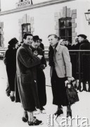 Lata 30-te, Worochta, woj. Stanisławów, Polska.
Stacja kolejowa w Worochcie, z lewej stoi Zygmunt Nawrocki, z prawej Mieczysław Kalinowski.
Fot. NN, zbiory Ośrodka KARTA, udostępniła Janina Smogorzewska