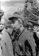 Lato 1944, Białoruś, ZSRR.
Letnia ofensywa Armii Czerwonej - żołnierze gwardyjskiego pułku czołgów ze złapanym jeńcem niemieckim.
Fot. Aleksiej Pamiatnych (ojciec), udostępnił Aleksiej Pamiatnych, zbiory Ośrodka KARTA