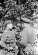 Lato 1944, Białoruś, ZSRR.
Letnia ofensywa Armii Czerwonej - żołnierze gwardyjskiego pułku czołgów podczas postoju w lesie.
Fot. Aleksiej Pamiatnych (ojciec), udostępnił Aleksiej Pamiatnych, zbiory Ośrodka KARTA
