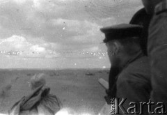Lato 1944, Białoruś, ZSRR.
Letnia ofensywa Armii Czerwonej - gwardyjski pułk czołgów w natarciu.
Fot. Aleksiej Pamiatnych (ojciec), udostępnił Aleksiej Pamiatnych, zbiory Ośrodka KARTA