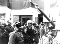 12.05.1936, Wilno, Polska. 
Powitanie na dworcu w Wilnie Prezydenta RP Ignacego Mościckiego i delegacji rządowej podczas uroczystości pogrzebowych serca Marszałka Józefa Piłsudskiego i jego Matki Marii Piłsudskiej.
Fot. NN, zbiory Ośrodka KARTA, udostępniła Katarzyna Szymkiewicz
