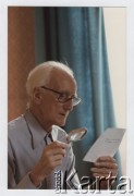 Lata 80-te, brak miejsca.
Artysta malarz - Józef Czapski, portret. 
Fot. NN, zbiory Ośrodka KARTA, przekazała Agata Niewiarowska