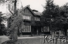 1986, Maisons-Laffitte pod Paryżem, Francja.
Siedziba Instytutu Literackiego w Maisons-Laffitte. 
Fot. Piotr Wójcik/ lub Zbigniew Dłubak, zbiory Ośrodka KARTA, przekazała Agata Niewiarowska

