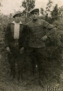 1948, Chmielewo, gmina Nowogród Łomżyński, Polska.
Tadeusz Tyszka (z lewej) i Franciszek Cwalina.
Fot. NN, zbiory Ośrodka KARTA, udostępniła Agnieszka Nowakowska