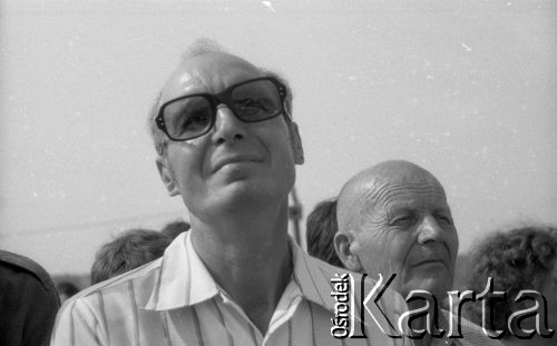 2-10.06.1979, Kraków, Polska.
Wizyta papieża Jana Pawła II w Polsce. Pielgrzymi zgromadzeni na Błoniach krakowskich - Władysław W. Barański.
Fot. Romana Kahl-Stachniewicz, zbiory Ośrodka KARTA [1979-12]