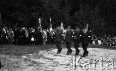 17.09.1981, Kraków, Polska.
Uroczystości pod Kopcem Józefa Piłsudskiego upamiętniające sowiecką agresję na Polskę w 1939 roku. Składanie urn z ziemią pochodzącą z pól bitewnych.
Fot. Romana Kahl-Stachniewicz, zbiory Ośrodka KARTA [1981-17]