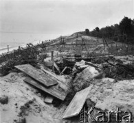 Wrzesień- październik 1939, Półwysep Helski, Polska..
Zniszczone polskie rowy strzeleckie.
Fot. Hugo Jager, zdjęcia z albumu 