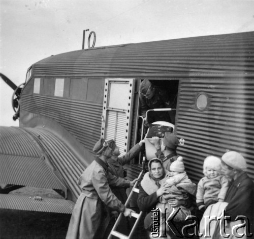 Wrzesień 1939, Polska.
Ewakuacja drogą lotniczą niemieckich uciekinierów ze strefy przyfrontowej.
Fot. Hugo Jager, zdjęcia z albumu 