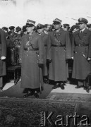 1938-1939, Dęblin, woj. Lublin, Polska.
 Uroczystości w dęblińskiej szkole lotniczej.
 Fot. NN, album lotnika Tadusza Hojdena udostępniła Marzena Deniszczuk-Czerniecka
   
