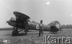1938-1939, Dęblin, woj. Lublin, Polska.
 Samolot PWS-10 na lotnisku.
 Fot. NN, album lotnika Tadusza Hojdena udostępniła Marzena Deniszczuk-Czerniecka
   
