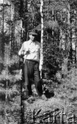 19-24.04.1944, Puszcza Rudnicka, pow. wileńsko-trocki, Komisariat Rzeszy Wschód, III Rzesza Niemiecka.
NN partyzant z oddziału Bazy z Kedywu Komendy Okręgu Wileńskiego AK.
Fot. Jan Wojciechowski, zbiory Ośrodka KARTA, kolekcja BAZY-MIÓD [sygn. 11/2]

