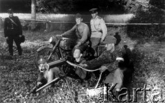 14.07.1944, Ciechanowiszki, pow. Wileńsko-Trocki.
Oddział partyzancki Bazy z Kedywu Komendy Okręgu Wileńskiego AK w czasie akcji 