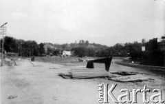 15.07.1944, Wilno.
Brzeg Wilji w Wilnie. W tle po prawej baszta na Górze Zamkowej.
Fot. Zygmunt Zniszczyński, zbiory Ośrodka KARTA, kolekcja BAZY-MIÓD [sygn. 04/11]

