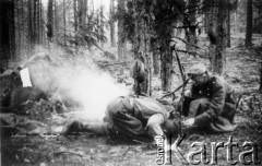 20-21.07.1944, Puszcza Rudnicka, pow. Wileńsko-Trocki.
Oddział partyzancki Bazy z Kedywu Komendy Okręgu Wileńskiego AK. Tymczasowy leśny biwak. NN i plut. Jan Nasutto 
