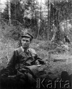 Prawdopodobnie koniec lipca 1944, Puszcza Nacka, pow. Wileńsko-Trocki.
Plutonowy podchorąży Andrzej Święcicki 
