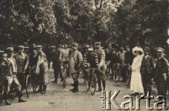 1909, Warszawa- Bielany, Polska pod zaborem rosyjskim.
Start do Wyścigu Szosowego o Mistrzostwo Królestwa Polskiego (wygrał Lucjan Kamiński). 
Fot. NN, zbiory Ośrodka Karta, udostępniło Warszawskie Towarzystwo Cyklistów (WTC).