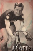 Lata 30-te, brak miejsca.
Artur Pusch - wielokrotny kolarski Mistrz Polski.
Fot. NN, zbiory Ośrodka Karta, udostępniło Warszawskie Towarzystwo Cyklistów (WTC).