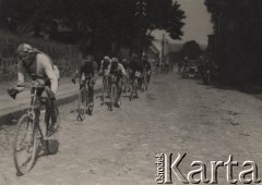 Brak daty, Polska.
Wyścig kolarski.
Fot. NN, zbiory Ośrodka Karta, udostępniło Warszawskie Towarzystwo Cyklistów (WTC).