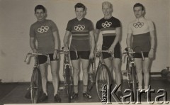Brak daty, brak miejsca.
Reprezentacja olimpijska.
Fot. NN, zbiory Ośrodka Karta, udostępniło Warszawskie Towarzystwo Cyklistów (WTC).