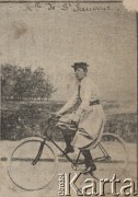 Początek XX w., brak miejsca.
Cyklistka Sauvenr.
Fot. Charles Barenne, zbiory Ośrodka Karta, udostępniło Warszawskie Towarzystwo Cyklistów (WTC).