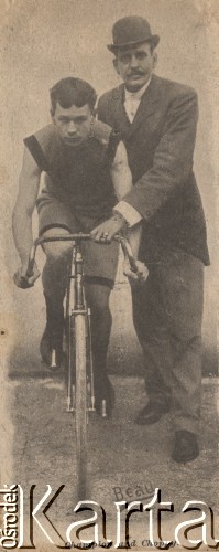 Koniec XIX wieku, brak miejsca.
Kolarz z trenerem 'Choppy' Warburtonem.
Fot. NN, zbiory Ośrodka Karta, udostępniło Warszawskie Towarzystwo Cyklistów (WTC).