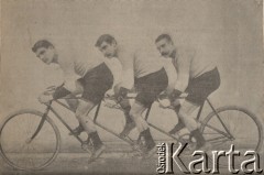 Koniec XIX wieku, brak miejsca.
Trycykl w składzie: bracia Jallu i Bonnet.
Fot. NN, zbiory Ośrodka Karta, udostępniło Warszawskie Towarzystwo Cyklistów (WTC).