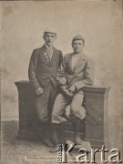 Koniec XIX wieku, brak miejsca.
Heindenreich i Alfred Köcher. 
Fot. NN, zbiory Ośrodka Karta, udostępniło Warszawskie Towarzystwo Cyklistów (WTC).