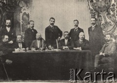 1895, Warszawa, Polska pod zaborem rosyjskim.
Członkowie Warszawskiego Towarzystwa Cyklistów (od lewej): Aleksander Kondracki, Gustaw Mergenthaler, Stanisław Majewski, Jan Lilpop, Bruno Kaetzler, Adam Zakrzewski, Stanisław Leppert, Ludwik Kowalski, Edward Troszel, Leon Babiński, Bohdan Piasecki.
Fot. NN, Warszawskie Towarzystwo Cyklistów, zbiory Ośrodka KARTA