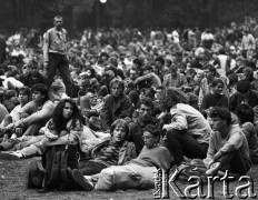 1986, Jarocin, Polska.
Festiwal rockowy.
Fot. Wojciech Druszcz, zbiory Ośrodka KARTA