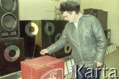 9.02.1991, Litwa.
Referendum w sprawie niepodległości Litwy. Mężczyzna przy urnie.
Fot. Wojciech Druszcz, zbiory Ośrodka KARTA
