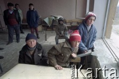 1991, Armenia.
Konflikt z Azerbejdżanem o Górski Karabach. Szkoła leżąca przy granicy z Azerbejdżanem ostrzelana przez wojska azerskie.
Fot. Wojciech Druszcz, zbiory Ośrodka KARTA
