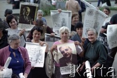 1991, Gruzja.
Manifestacja poparcia wybranego w wyborach powszechnych na pierwszego prezydenta demokratycznej Gruzji Zwiada Gamsachurdii.
Fot. Wojciech Druszcz, zbiory Ośrodka KARTA
