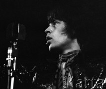 13.04.1967, Warszawa, Polska.
Sala Kongresowa Pałacu Kultury i Nauki. Pierwszy koncert zespołu The Rolling Stones w Polsce. Na zdjęciu wokalista Mick Jagger.
Fot. Wojciech Druszcz, zbiory Ośrodka KARTA