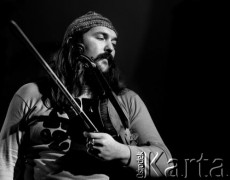 1972, Warszawa, Polska.
Muzyk jazzowy, multiinstrumentalista, kompozytor Michał Urbaniak podczas festiwalu muzyki jazzowej Jazz Jamboree.
Fot. Wojciech Druszcz, zbiory Ośrodka KARTA