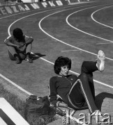 1972, Bydgoszcz, Polska.
Irena Szewińska - lekkoatletka, siedmiokrotna medalistka olimpijska - podczas Międzynarodowego Memoriału Janusza Kusocińskiego.
Fot. Wojciech Druszcz, zbiory Ośrodka KARTA