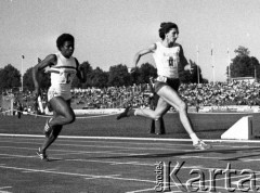 1972, Bydgoszcz, Polska.
Irena Szewińska - lekkoatletka, siedmiokrotna medalistka olimpijska - podczas Międzynarodowego Memoriału Janusza Kusocińskiego.
Fot. Wojciech Druszcz, zbiory Ośrodka KARTA