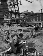 1974, Dąbrowa Górnicza, Polska.
Budowa Huty Katowice - największego i najnowocześniejszego w PRL kombinatu metalurgicznego.
Fot. Wojciech Druszcz, zbiory Ośrodka KARTA
