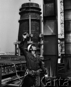 1974, Dąbrowa Górnicza, Polska.
Budowa Huty Katowice - największego i najnowocześniejszego w PRL kombinatu metalurgicznego.
Fot. Wojciech Druszcz, zbiory Ośrodka KARTA
