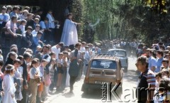 Maj 1979, Podkowa Leśna, Polska.
Autosacrum - msza święta w intencji kierowców oraz poświecenie samochodów i motocykli; organizowana przy kościele św. Krzysztofa.
Fot. Wojciech Druszcz, zbiory Ośrodka KARTA